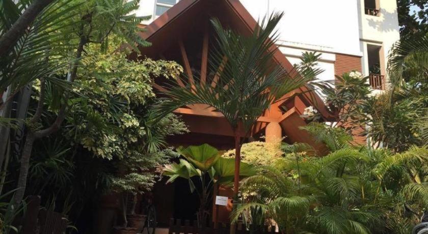 Hotel Chada Thai House Pattaya