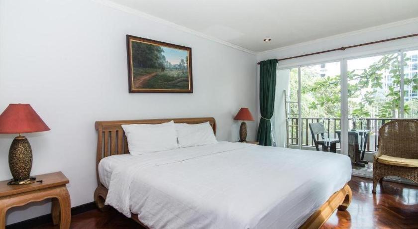Chada Thai House Hotel